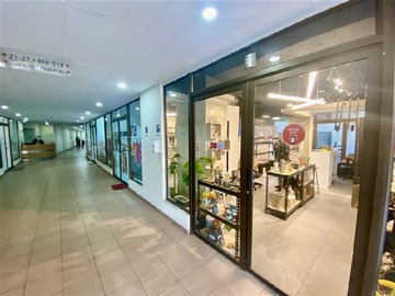 Local Comercial en arriendo mensual en Tabancura / Edificio Médico, Vitacura - 1 baño