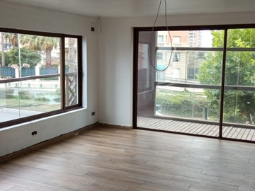 Casa en arriendo mensual en Amplia Casa de Dos Pisos, Uso Comercial, Viña del Mar. - 5 baños