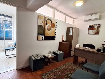 Oficina en arriendo mensual en Oficina Amplia en Sector Estratégico (178860), Santiago - 3 dormitorios, 2 baños