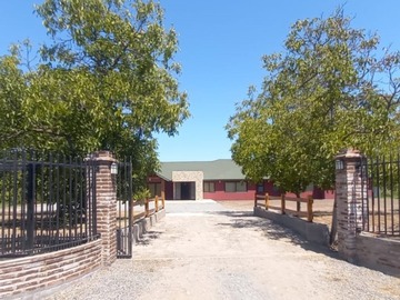 Casa en venta en Condominio los nogales de paine, Paine - 6 dormitorios, 6 baños