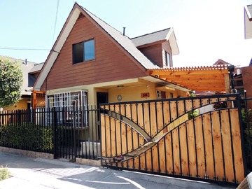 Casa en venta en Condominio alto del maiten, Melipilla - 3 dormitorios, 2 baños