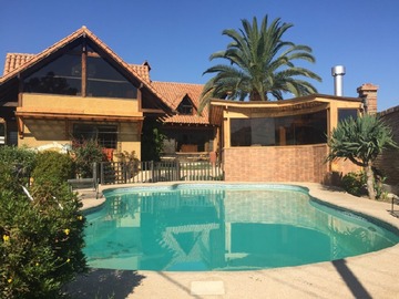 Casa en venta en Quilpué, Quilpué - 5 dormitorios, 5 baños