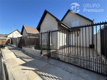 Casa en arriendo mensual en Leonor solar oriente 1689, Coquimbo - 3 dormitorios, 3 baños