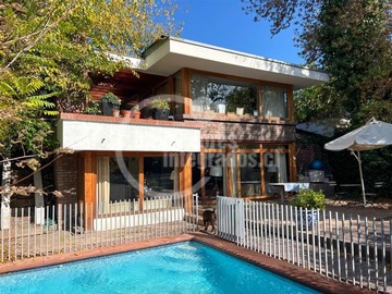 Casa en venta en Francisco de Aguirre / Espoz, Vitacura - 5 dormitorios, 5 baños