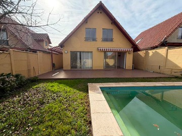 Casa en arriendo mensual en Gran casa familiar en Peñalolen con gran terreno (175237), Peñalolén - 4 dormitorios, 3 baños