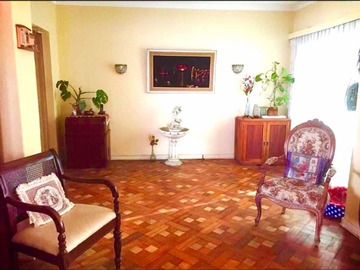 Casa en venta en Av. Grecia, Ñuñoa - 5 dormitorios, 3 baños