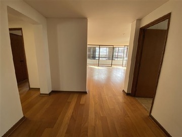 Departamento en venta en Amplio y luminoso / Plaza Las Lilas / Sin Deuda /2 Estacionamientos, Providencia - 4 dormitorios, 3 baños