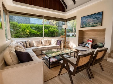 Casa en venta en Monseñor Escriba de Balaguer con Manuela Cañas, Vitacura - 4 dormitorios, 4 baños