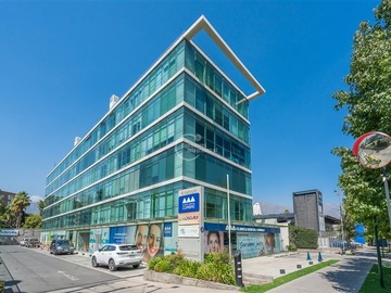 Local Comercial en arriendo mensual en Av la Dehesa, Lo Barnechea - 2 baños