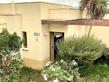 Casa en venta en Lomas de lo aguirre, Pudahuel - 3 dormitorios, 3 baños