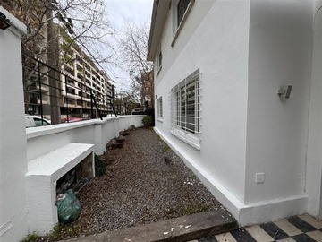 Casa en arriendo mensual en pedro de valdivia con bilbao, Providencia - 4 dormitorios, 3 baños