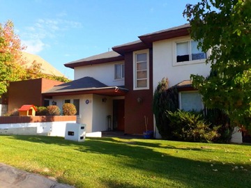 Casa en venta en Macul alto, La Florida - 5 dormitorios, 4 baños