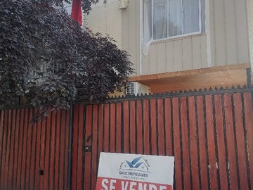 Casa en venta en Céntrica propiedad (98132), Lampa - 4 dormitorios, 1 baño