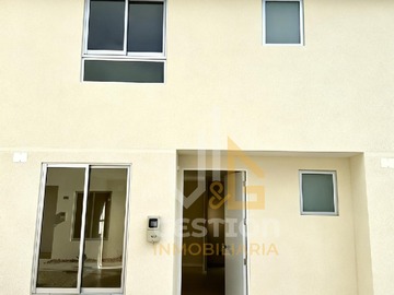 Casa en arriendo mensual en Alcalde Miguel Rojas Acuña, Antofagasta - 3 dormitorios, 2 baños
