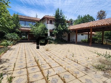 Casa en venta en Condominio El Algarrobal 2 Casa M 12, Chicureo, Colina, Colina - 7 dormitorios, 6 baños