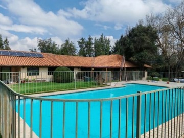 Casa en arriendo mensual en Condominio don mario chicureo colina, Colina - 4 dormitorios, 5 baños