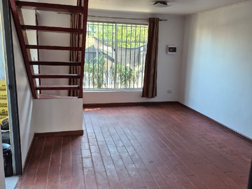 Casa en arriendo mensual en Casa Esquina 5 D + 2 B, Villa Don Arturo, Cercana a U de Talca - 5 dormitorios, 2 baños
