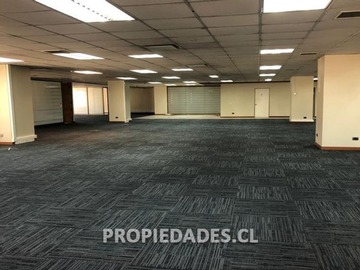 Oficina en arriendo mensual en Metro Pedro de Valdivia, Providencia - 3 baños