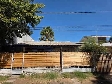 Casa en venta en Huara 1948, Huechuraba - 2 dormitorios, 1 baño