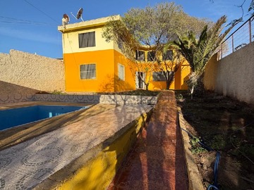 Casa en arriendo mensual en Se arrienda hermosa y amplia casa en Copiapó. (172207), Copiapó - 4 dormitorios, 4 baños