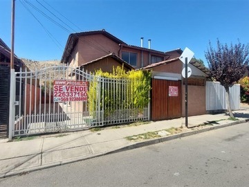 Casa en venta en Santa Cruz 7449, Renca - 3 dormitorios, 2 baños