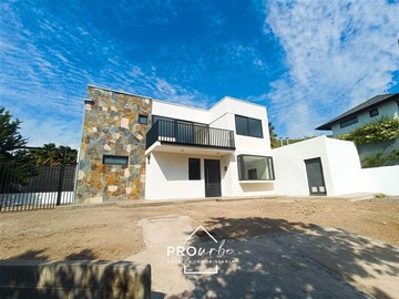 Casa en venta en La reserva, Colina - 5 dormitorios, 5 baños