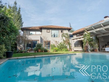 Casa en venta en Vende - excelente ubicación, Vitacura - 6 dormitorios, 5 baños