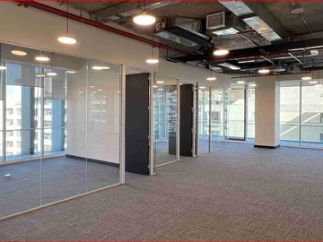 Oficina en arriendo mensual en Arrienda Oficina Av. las Condes 188 M2 UF 90 Vitacura