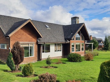 Casa en venta en Hermosa casa en condominio (70267), Puerto Varas - 5 dormitorios, 4 baños