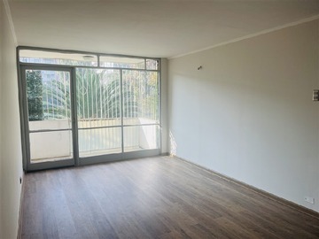 Departamento en venta en Departamento en la Unidad Vecinal de Providencia entre los metros Pedro de Valdivia y Manuel Montt, inserto en un gran parque, Providencia - 3 dormitorios, 2 baños