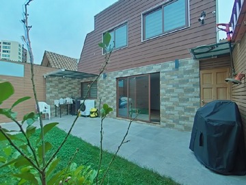 Casa en venta en Vende casa moderna, la florida, competamente remodelada, La Florida - 2 dormitorios