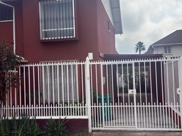 Casa en arriendo mensual en Cerca de almirante riveros con av. Portales, San Bernardo - 4 dormitorios, 3 baños