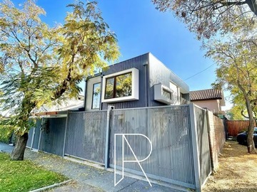 Casa en arriendo mensual en Martín Alonso Pinzon, Las Condes - 2 dormitorios, 2 baños