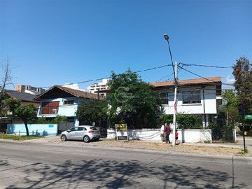 Casa en venta en Campos de Deportes Castillo Velasco, Ñuñoa - 3 dormitorios, 2 baños