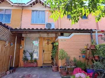 Casa en venta en Moderna Casa Cerca de Centros Comerciales (172245), Puente Alto - 3 dormitorios, 1 baño