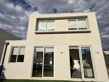 Casa en arriendo mensual en Los Aromos esquina Av Alessandri, San Esteban - 3 dormitorios, 2 baños