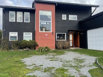 Casa en venta en Loteo Centenario, Puerto Varas - 4 dormitorios, 3 baños
