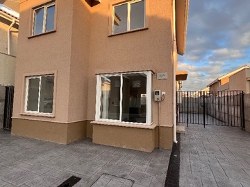 Casa en arriendo mensual en Casa Nueva en Condominio Padre Hurtado (176098), Padre Hurtado - 3 dormitorios, 3 baños