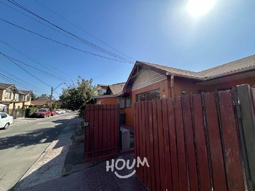 Casa en venta en José Miguel Carrera, La Florida - 3 dormitorios, 2 baños