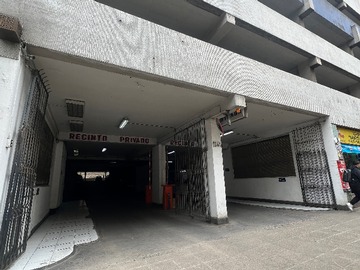 Venta / Estacionamiento / Santiago