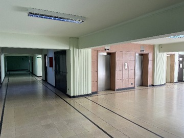 Oficina en arriendo mensual en Huérfanos 757, Santiago - 6 dormitorios, 2 baños