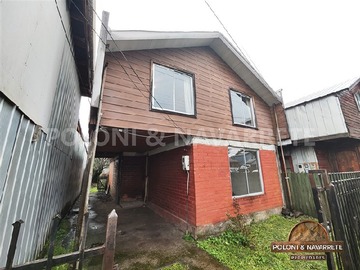 Casa en venta en Entre Sgto.Aldea y Cristóbal Colón, Lautaro - 5 dormitorios, 2 baños