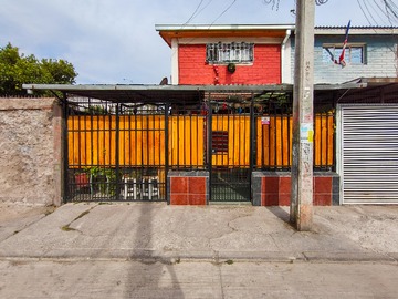 Casa en venta en Santa Irma 10958, La Pintana - 5 dormitorios, 2 baños