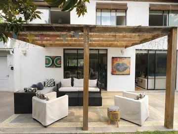 Casa en venta en Colegio Alemán, Las Condes - 5 dormitorios, 3 baños