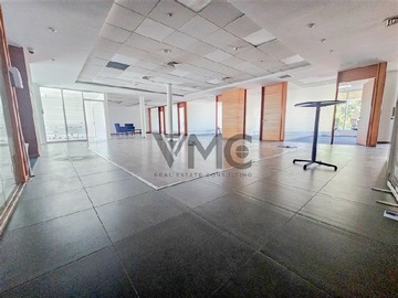 Oficina en arriendo mensual en Av.Apoquindo 5200, Las Condes - 6 dormitorios, 3 baños
