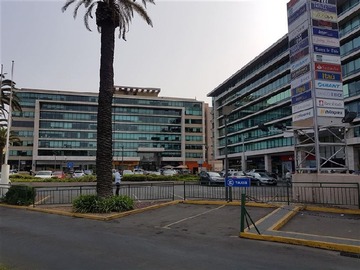 Oficina en venta en Avenida La Dehesa con Comandante Malbec, Lo Barnechea - 1 dormitorio, 1 baño