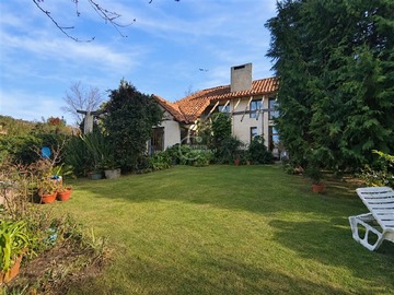 Casa en venta en Las lomas, Lo Barnechea - 5 dormitorios, 5 baños