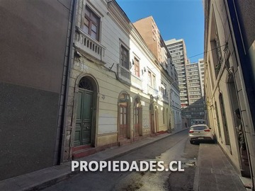 Casa en venta en San Martin / Vicuña Subercaseaux, Santiago - 16 dormitorios, 3 baños
