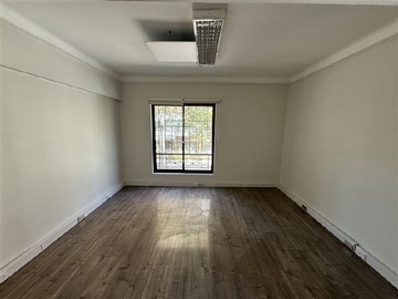Oficina en arriendo mensual en Metro Tobalaba, Las Condes - 3 dormitorios, 3 baños