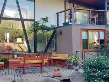 Casa en venta en Condominio Antupiren, Peñalolén - 5 dormitorios, 3 baños